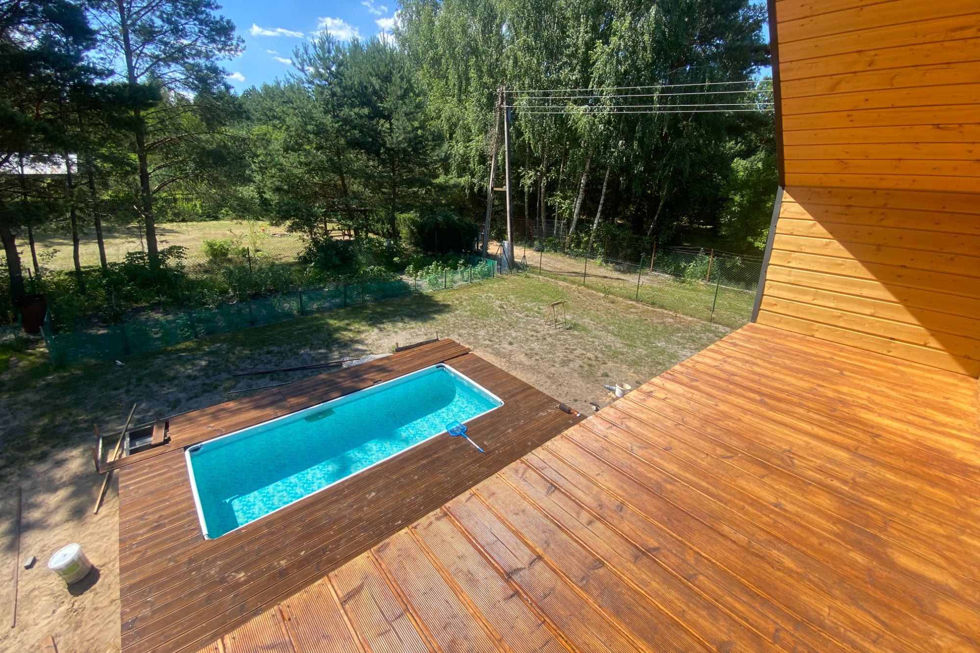 zabudowa basenu stelażowego